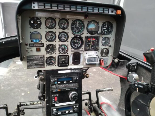Bell 206L1 Longranger II - Imagen 5